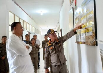 Wakil Bupati Pakpak Bharat Periksa Kesiapan Armada dan Personil Pemadam Kebakaran Menjelang Idul Fitri 1446 H