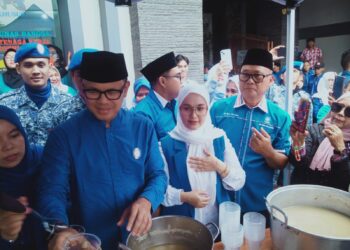 Wamendagri Bima Arya Kunjungi Depok, Bagikan Takjil dan Tegaskan Komitmen Sosial Kader PAN