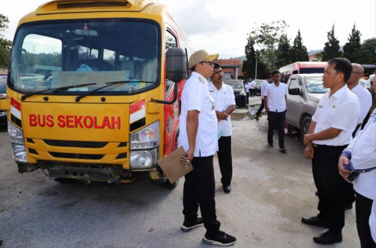 Bupati dan Wakil Bupati Tapanuli Utara Pimpin Apel Gabungan, Fokus pada Kedisiplinan ASN dan Pengecekan Kendaraan Dinas