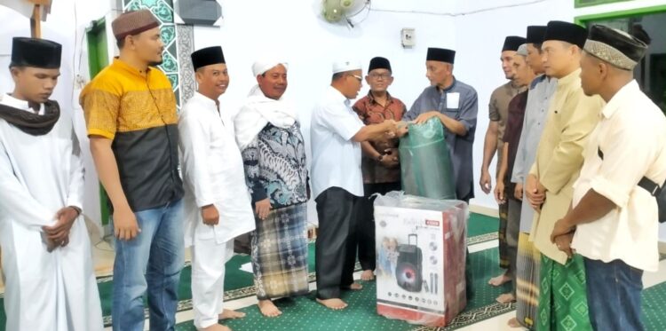 Tim Safari Ramadhan Kabupaten Simalungun Kunjungi Masjid Al-Istiqomah Bahal Batu, Berikan Bingkisan untuk Masyarakat