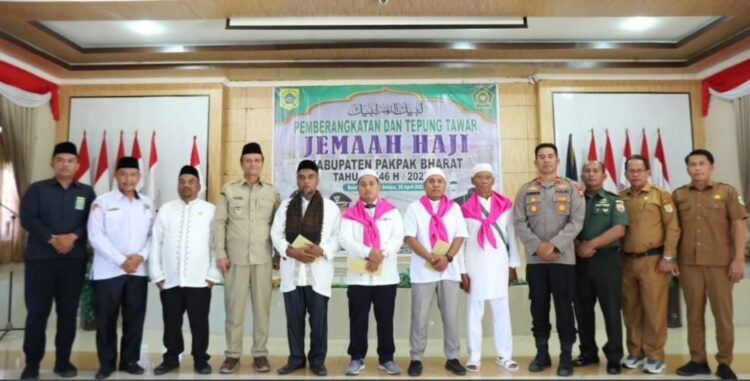 Wabup Pakpak Bharat H. Mutsyuhito Solin Tepungtawari dan Lepas Keberangkatan Jemaah Calon Haji