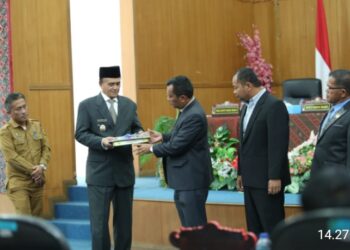 Wakil Bupati Pakpak Bharat Hadiri Sidang Paripurna DPRD, Sampaikan Nota Pengantar LKPJ 2024