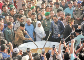 Meriahkan HUT ke-77 Sumut, Wakil Bupati Simalungun Hadiri Perayaan “Mangan Baggal” di Parapat Danau Toba
