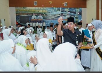 Wali Kota Medan Rico Waas Tepung Tawar 2.635 Calhaj 2025, Titip Doa untuk Kota Medan