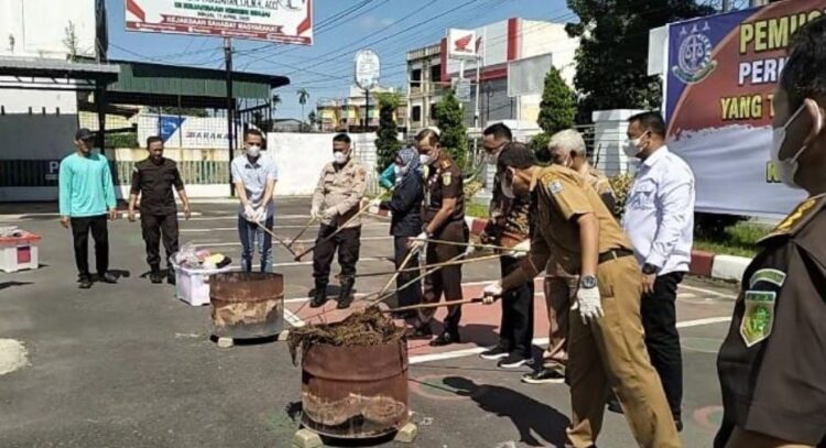 Kejari Binjai Musnahkan Barang Bukti 80 Perkara Pidum, Termasuk Ribuan Gram Narkotika dan Mesin Judi