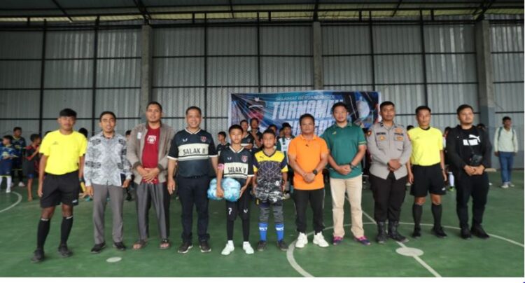 Kades Sakat Banurea Resmikan Turnamen Futsal CUP 1 untuk Usia Muda di Pakpak Bharat