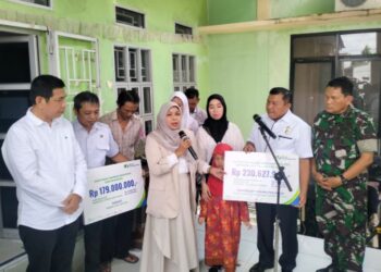 BPJS Ketenagakerjaan Serahkan Santunan Kecelakaan Kerja saat Memperingati Mei Day di Binjai