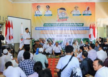 Jalankan Program Urban Farming, Rico Waas Serahkan Mandat kepada Koordinator Kecamatan Tani Merdeka Indonesia