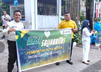 Sekretariat DPRD Kota Medan Dukung “Aksi Solidaritas Pemerintah Kota Medan untuk Ojek Online” dengan Berbagi Sarapan Pagi