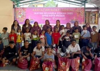 Ikatan Keluarga DPRD Kota Medan Gelar Bakti Sosial di Kuil Shri Kaliamman Medan