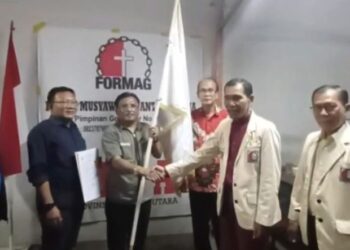 Ir Lamsar Saragi Resmi Terima Pataka Ketua DPW FORMAG Kota Medan Periode 2022–2027