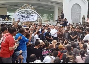Ribuan Massa Geruduk Kantor Gubernur Sumut, Desak Penutupan PT TPL — Sinyal Internet Disenyapkan Saat Aksi Damai