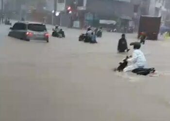 Medan Darurat Banjir: Rapid Plus Kerahkan Tim Evakuasi di Tengah Puluhan Titik Lumpuh Total