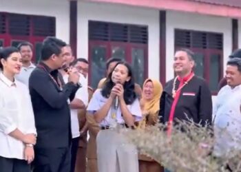 Kunjungan Bobby Nasution dan Kahiyang Ayu Disambut Meriah, Siswa SMAN 1 Salak Bahagia hingga Dapat Hadiah Sepeda dan Laptop