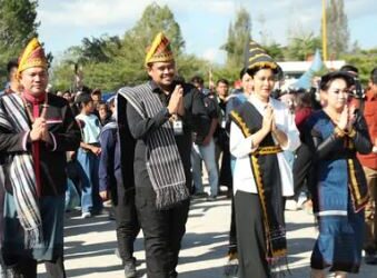 Pakpak Bharat Rayakan Hari Jadi ke-22, Gubernur Sumut Bobby Nasution Hadir Meriahkan Pesta Oang-Oang