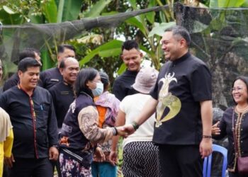 Bupati Pakpak Bharat Tinjau Kebun B2SA Ibu-Ibu PKK di Silima Kuta: Promosi Pangan Bergizi dan Seimbang