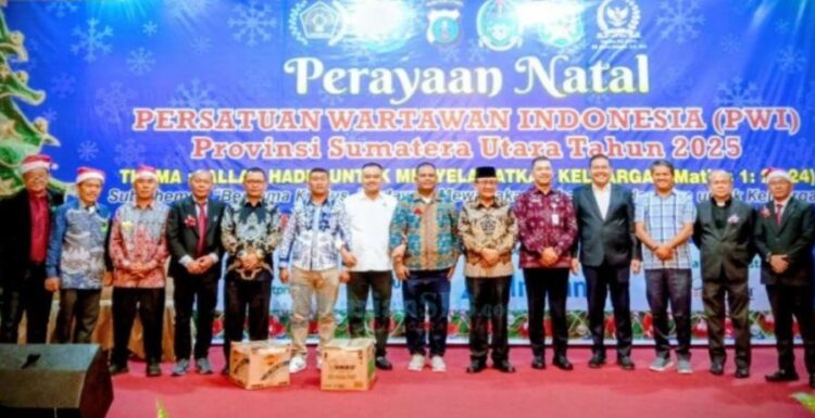 Khidmat, Penuh Sukacita dan “Banjir” Hadiah, Natal PWI Sumut 2025 Jadi Momentum Wartawan Wartakan Kabar Baik