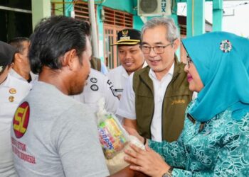 Utusan Presiden RI dan TP PKK Kota Binjai Salurkan Bantuan untuk Warga Terdampak Banjir