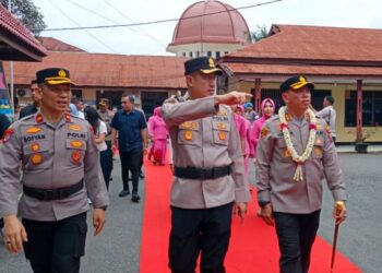AKBP Bambang C. Utomo Perkenalkan Personel Polres Binjai kepada Kapolres Baru AKBP Mirzal Maulana