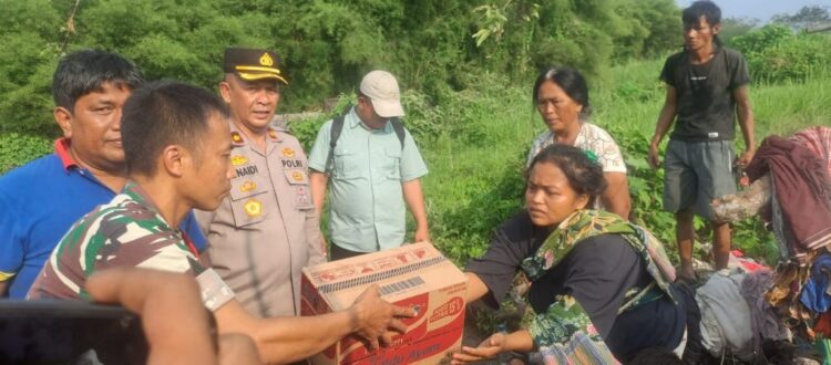 Kapolsek Pancur Batu Salurkan Bantuan Sembako untuk Korban Kebakaran di Namo Bintang