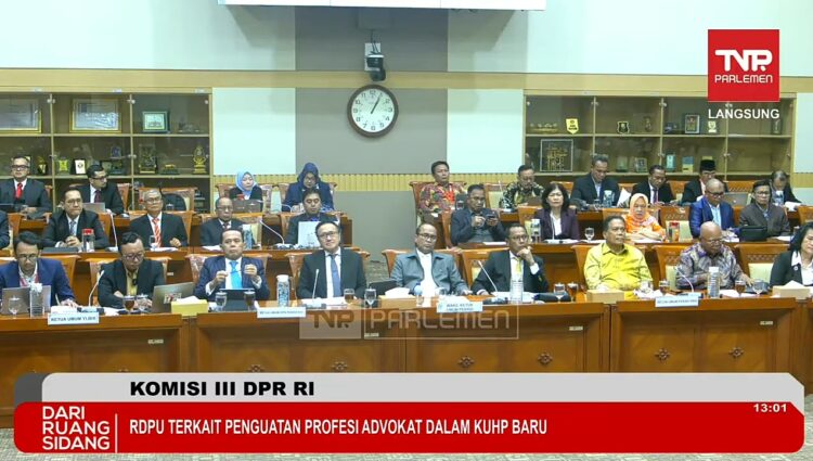 ­Komisi III DPR Kebut Pembahasan RUU Advokat: Perkuat Imunitas dan Hadapi Implementasi KUHP Baru