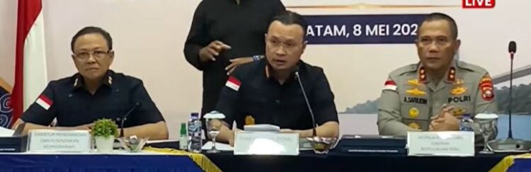 Imigrasi Tangkap 210 WNA Pelaku Dugaan Scam Trading di Batam