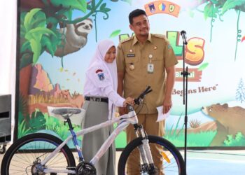Hari Pertama Sekolah, Bobby Nasution Buka MPLS 2026/2027 se-Sumut di Kota Binjai