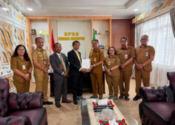 Pemkab Humbahas Serahkan Dokumen KUA-PPAS 2027 ke DPRD, Pendapatan Daerah Diproyeksikan Rp915,27 Miliar