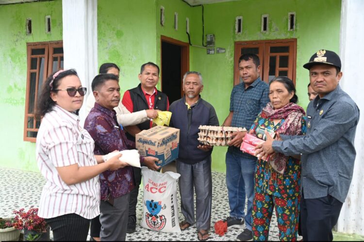 Bansos Korban Puting Beliung Humbahas Disalurkan, Pemkab Gerak Cepat Bantu Warga Doloksanggul