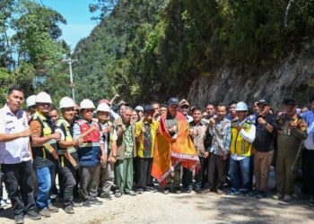 Masyarakat Berterimaksih Bupati Humbahas Kembali Tinjau Jalan Perbatasan Pakpak Bharat