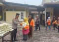 Jumat Berkah Polsek Medan Baru, 75 Karung Beras Disalurkan untuk Petugas Kebersihan dan Abang Becak
