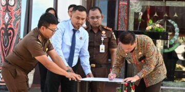 Bupati dan Kajari Humbahas Teken Komitmen Bersama untuk Wujudkan Zona Integritas
