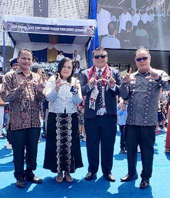 Pemkab Humbahas Perkuat Dukungan Pendidikan, 11 Siswa Soposurung Terima Beasiswa Daera