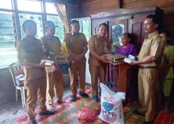 Pemkab Humbang Hasundutan Salurkan Bantuan Sosial untuk Korban Kebakaran di Paranginan
