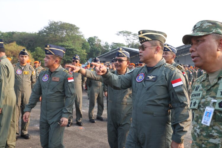 Kasad Apresiasi Penerbang Demo Udara HUT ke-81 RI di Lanud Halim