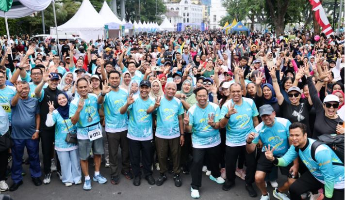 HUT ke-33 RS H Adam Malik: Wagub Sumut Surya Lepas Jalan Santai