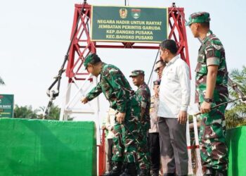 Pangdam XIX Tuanku Tambusai Tinjau Jembatan Perintis Garuda, Perkuat Akses Warga Rohil