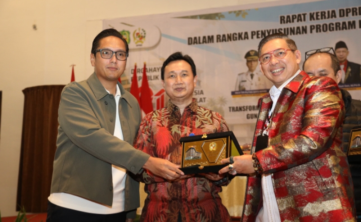 Rico Waas Dorong Sinergi Pemko dan DPRD Medan untuk Percepat Pertumbuhan Ekonomi
