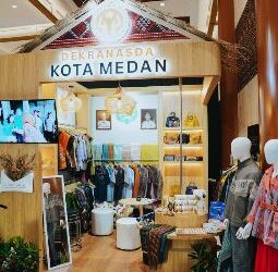 Baju Khas Medan Tampil Elegan dengan Konsep Empat Musim di Indonesia Fashion Week, Kok Bisa?