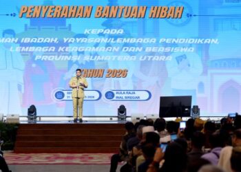 Gubernur Sumut Serahkan Hibah Rp200 Miliar Lebih untuk Masyarakat