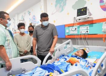 Bobby Nasution Jenguk Siswa SMK Korban Keracunan MBG di RSU Haji Medan