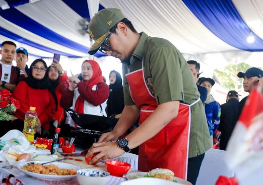 Rico Waas dan Zakiyuddin Harahap Ramaikan Lomba Memasak Nasi Goreng Semarak Korpri