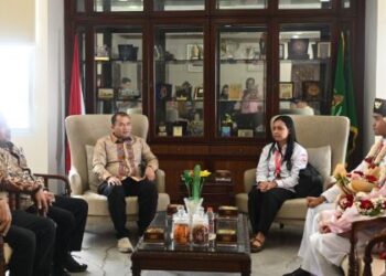 Pj Sekdaprov Sumut Sambut Kepulangan Dua Paskibraka Nasional Asal Toba