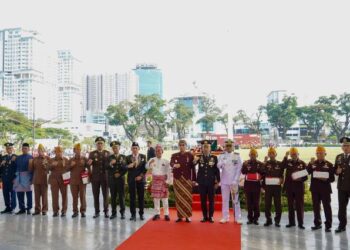 Pimpin Upacara HUT ke-81 RI, Rico Waas Tekankan Pembangunan Berdampak bagi Masyarakat
