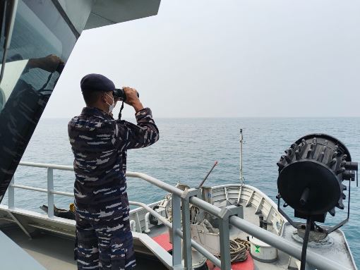 Hari Keenam Pencarian di Selat Sunda: TNI AL Temukan Pelampung Bertuliskan KM Samudera Pratama