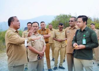 Bupati Karo Sambut Tim Kejagung, Tinjau Persiapan Pembangunan Sekolah Nasional Terintegrasi di Merek