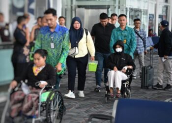 Gubernur Sumut Bobby Nasution Dampingi Korban MBG Karo Berobat Ke Jakarta