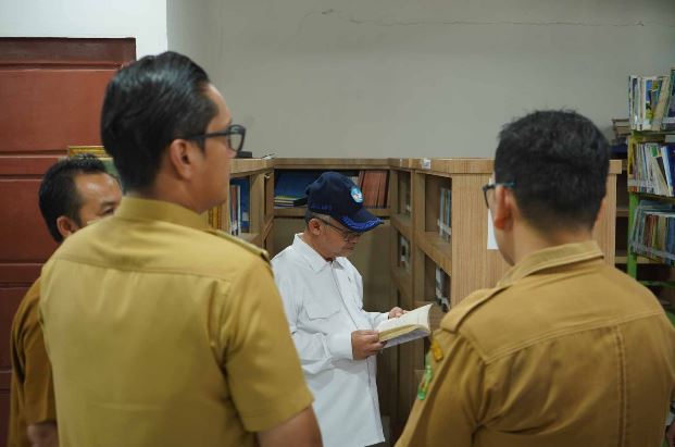 Tinjau SMPN 16 Medan Bersama Menteri, Wali Kota Rico Waas Pastikan Pengadaan Mebelair Baru Tahun 2026
