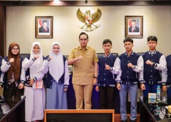 Bawa Misi Budaya, Wali Kota Medan Rico Waas Lepas 10 Pelajar ke Ipoh Malaysia