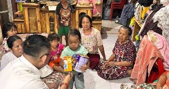 Menyusuri Gang Sempit Medan Tembung: Aksi Wong Chun Sen Rawat Harapan Anak 